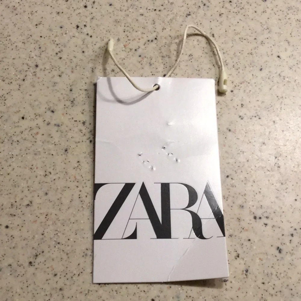 ZARA sz 2 - 3 Yrs Dress Tone on Tone Short Sleeves Square Neck Embroidery Cream